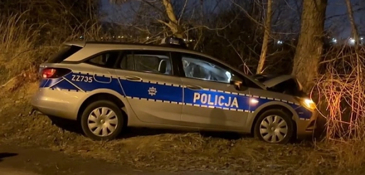 Policjanci wożący nastolatki w Pruszkowie zawieszeni. Jest oświadczenie policji