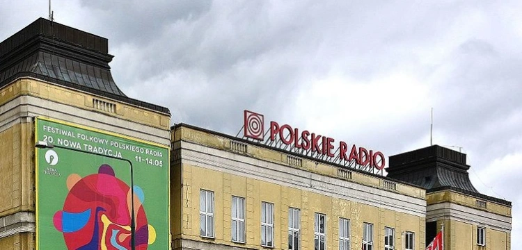 Zwolniona za pisanie o „odbytnicach” smoleńskich dziennikarka wraca do Polskiego Radia