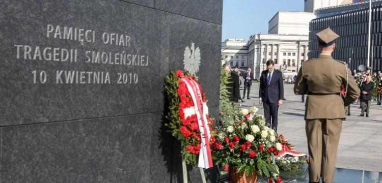 Ostra wymiana zdań na X. Kaczyński „powinien Ci jeszcze splunąć w pysk, zdradziecki ubecki pomiocie!”