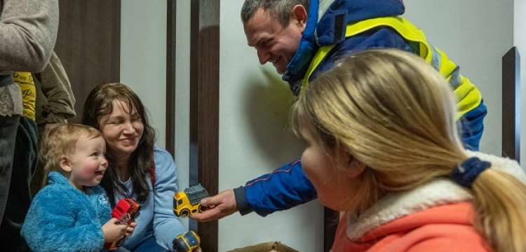 Rycerze od zadań specjalnych – miliony dolarów i tony pomocy Ukrainie