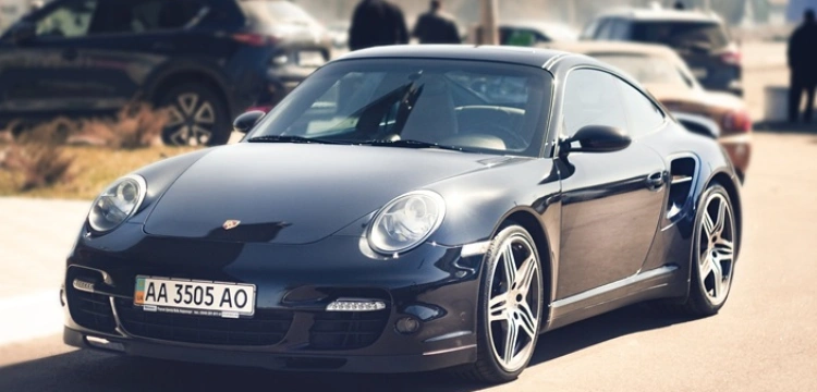 Finansowy wstrząs i dramatyczny spadek zysków w Porsche