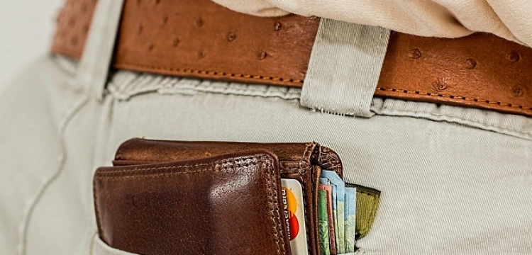 KPRM: Na podwyżce płacy minimalnej w 2024 r. skorzysta 3,6 mln osób