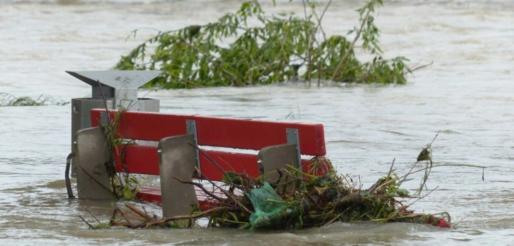 fronda, portal poświęcony, informacje z polski, informacje z świata Wody z każdą godziną przybywa. Dramatyczna sytuacja w Oławie