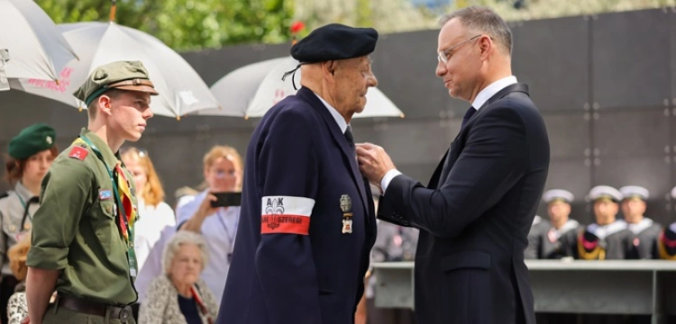 Prezydent do Powstańców przed godziną W: „Dziękuję za nieprzerwaną, nieustanną służbę dla Rzeczypospolitej”