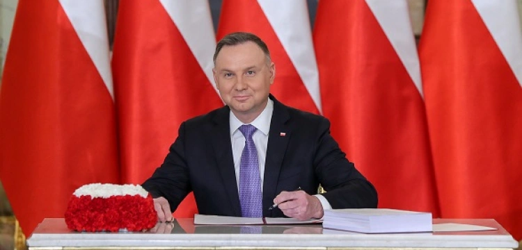 Prezydent podpisał ustawę o wsparciu samorządów kwotą 13,67 mld zł