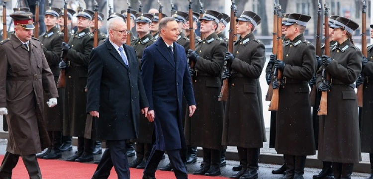 Prezydent Duda w Rydze: "Wspieramy Ukrainę, ale dbamy też o bezpieczeństwo Polski"
