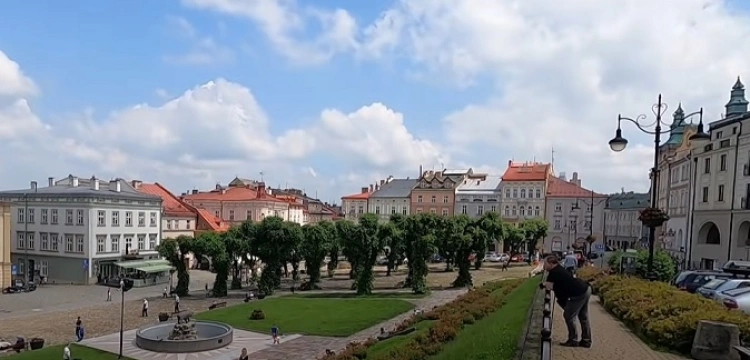 Przemyśl otrzymał od prezydenta Zełenskiego honorowy tytuł Miasta-Ratownika