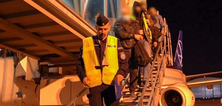 Cela plus! Groźny przestępca z listem gończym po 17 latach schwytany w Hiszpanii