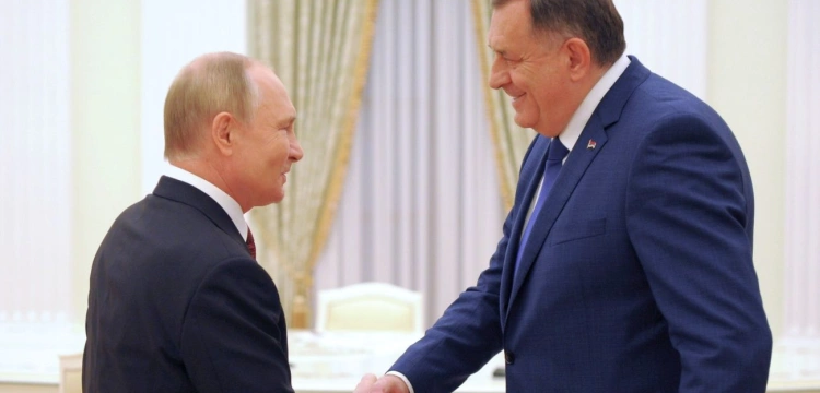 Przywódca bośniackich Serbów odznaczył Putina medalem