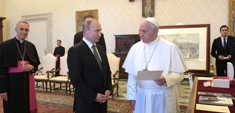 Sondaż. Jak Polacy oceniają słowa Franciszka o „białej fladze” ws. Ukrainy