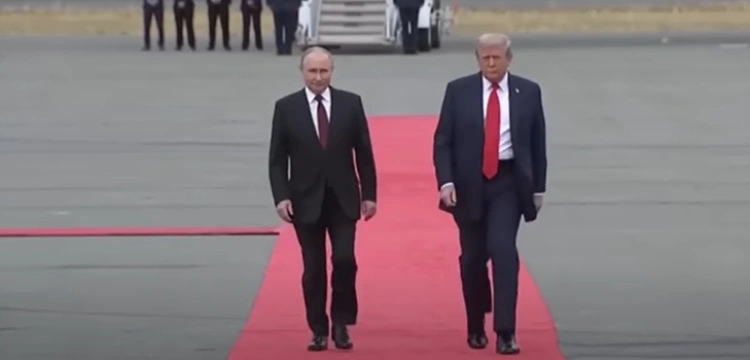 Alaska na czerwonym dywanie. Trump i Putin bez przełomu, ale z politycznym spektaklem