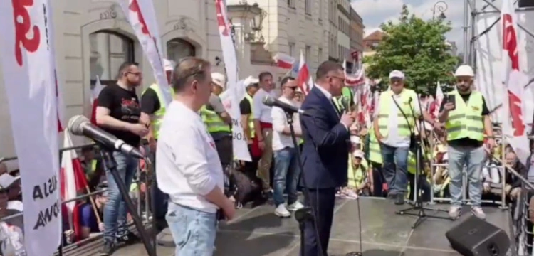 Ogromna demonstracja w Warszawie. „Ktoś nam próbuje ukraść nasz kraj”