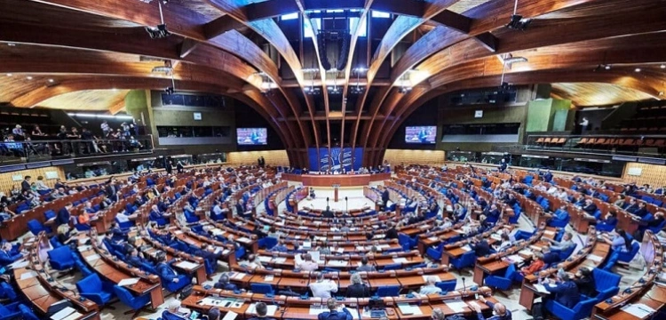 „Ludobójstwo”. Zgromadzenie Parlamentarne RE o bezprawnej deportacji ukraińskich dzieci przez Rosję