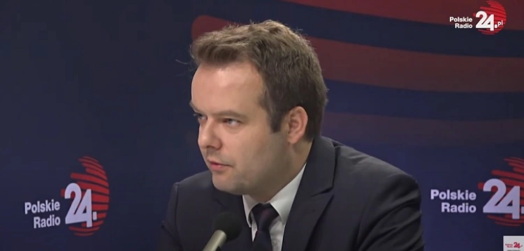 Bochenek o rozporządzeniu ws. zatrudniania obcokrajowców: Urzędnicza kaczka dziennikarska