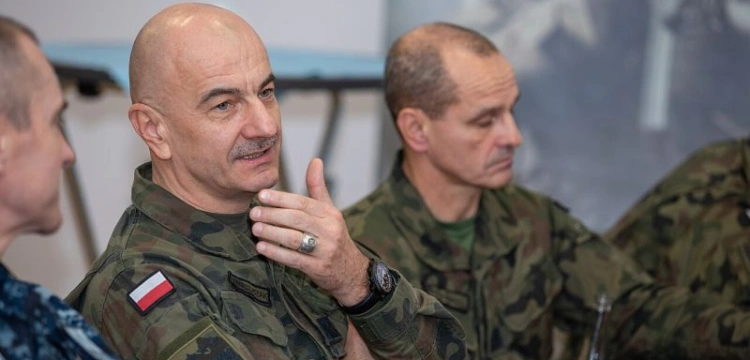 „Absolutnie szkodliwe”. Gen. Andrzejczak celnie o słowach Tuska na temat Rosji