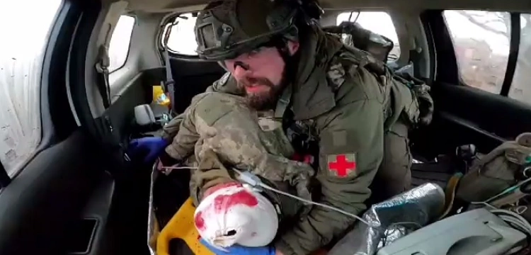 Polski ratownik na Ukrainie: W oczach Rosja widać strach - myślą, że ich będziemy dobijać a nie udzielać pomocy [Wideo]