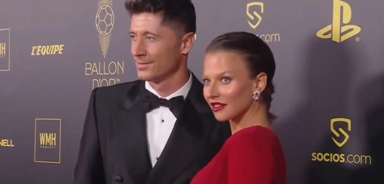 Lewandowski w Paryżu z nagrodą im. Gerda Muellera, najlepszego strzelca sezonu [Wideo]