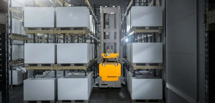 Roboty mobilne – czy małe firmy mogą sobie pozwolić na automatyzację? [Materiał promocyjny]