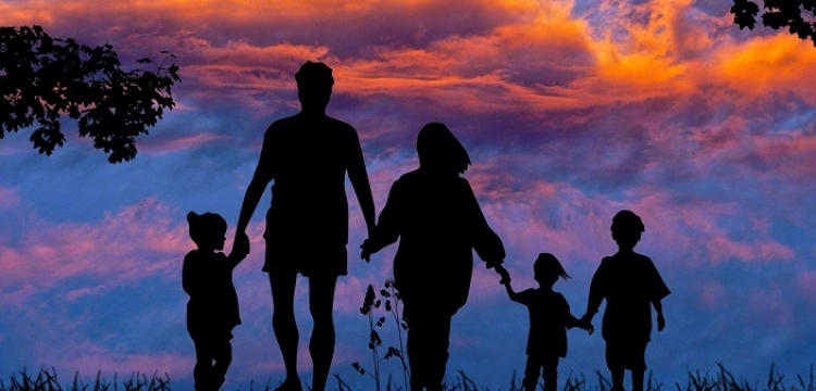 Francja. Katastrofalny poziom przekazywania wiary w rodzinie