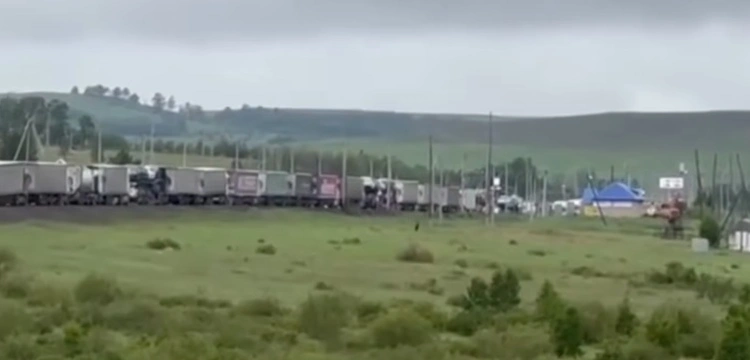 [Wideo] Putinowski „benzynowy raj” pęka. Rolnicy nie zbierają plonów, stoją dobę w kolejkach