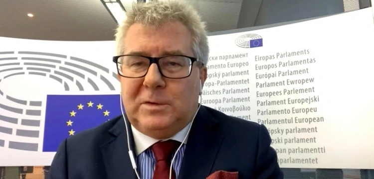 R. Czarnecki dla Frondy: w naszym interesie są dobre relacje z USA niezależnie od wyniku wyborów