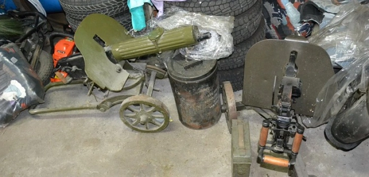 Nielegalne materiały wybuchowe. Zatrzymano mężczyznę