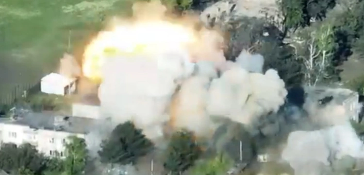 Desperacja Putina. Rosjanie niszczą miasto bronią termobaryczną