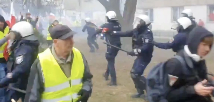 Kuźmiuk: Po 8 latach wróciły prowokacje i pałowanie demonstrantów przez policję