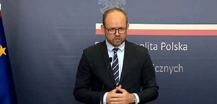 Min. Przydacz: Tusk rzucał się od ściany do ściany