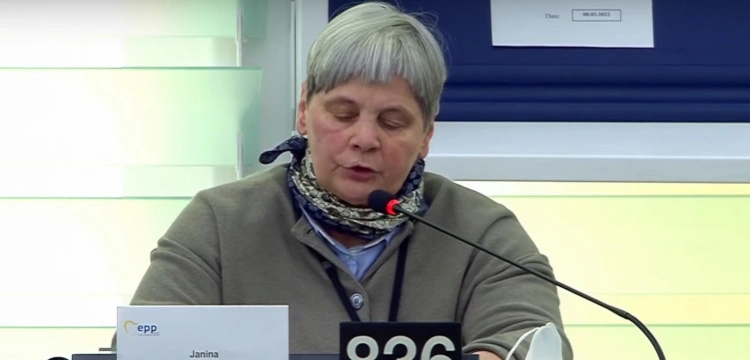 „Ukraińcom pomagać, a inni niech giną”. Ochojska o zbiórce na Bayraktara