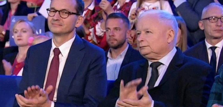 Co mówią sondaże? PiS ze stabilną przewagą nad opozycją