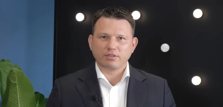 Mentzen przeciw kryminalizacji banderyzmu. Swoją decyzję tłumaczy… wolnością słowa