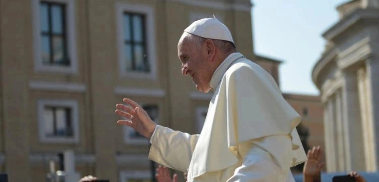 12. rocznica wybory Franciszka. Papież otrzymał tort od personelu szpitala