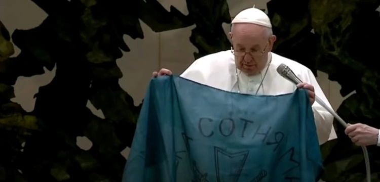 „Szczekanie NATO u drzwi Rosji”. Franciszek brnie w swoją teorię