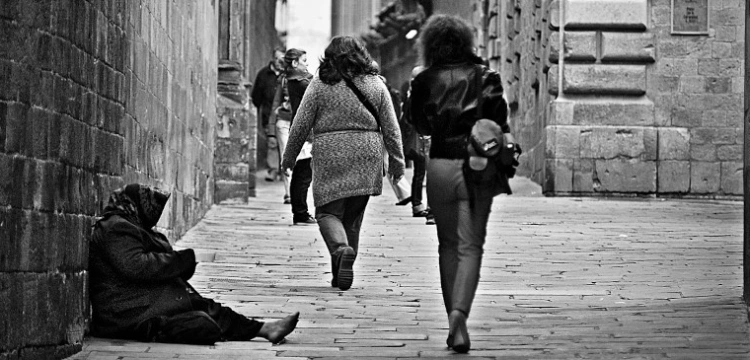 Co kanadyjscy bioetycy proponują ubogim? „Społeczeństwo musi zaakceptować ich eutanazję”