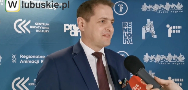 Skandaliczny wpis polityka PSL! Chce… palić w kominku raportem o niemieckich zbrodniach