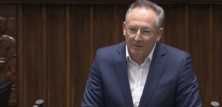 Skąd nagła decyzja Sienkiewicza? Media o ruchu prokuratury