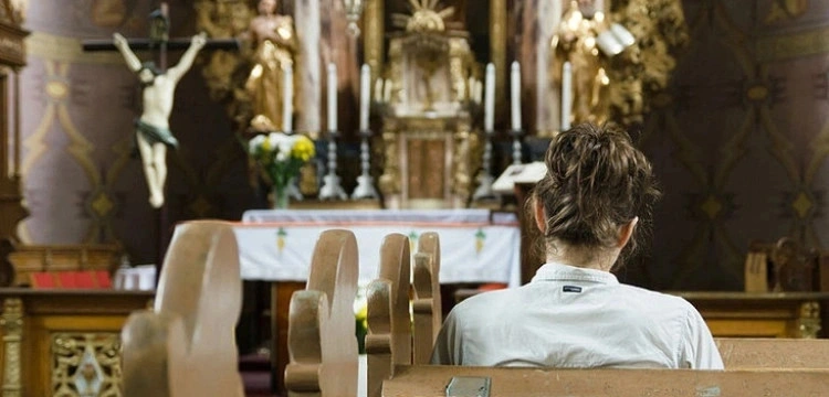 ISKK: Nieznaczne ożywienie życia sakramentalnego po pandemii