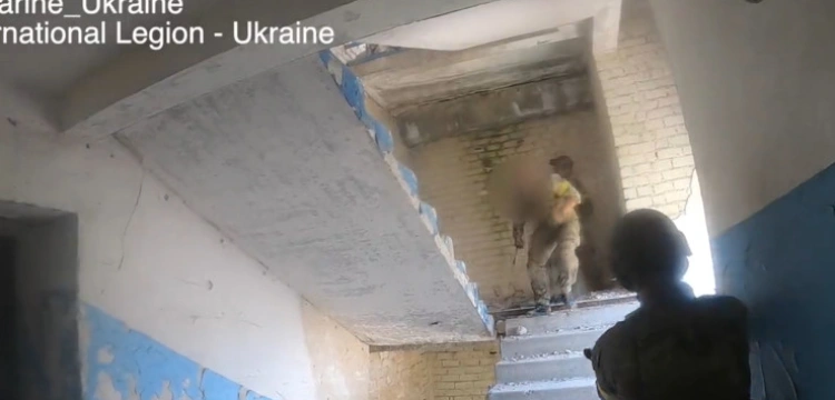 Walki w Siewierodoniecku. Ochotnik z USA publikuje nagranie z frontu