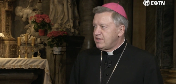 Dzieci miały obowiązkowo przebrać się za płeć przeciwną. Abp Kupny wsparł protestujących rodziców