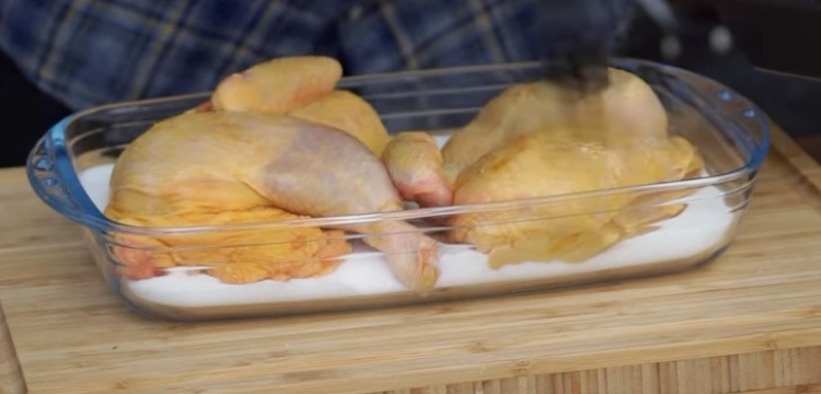 Kurczak po gruzińsku „na soli”