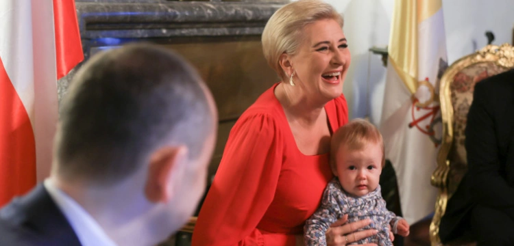 Pierwsza Dama odwiedziła ukraińskie dzieci leczone w Rzymie