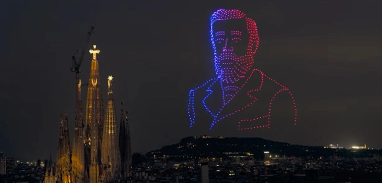 Hiszpania. Sagrada Familia otwarta z dronami i udziałem Leona XIV [Wideo]
