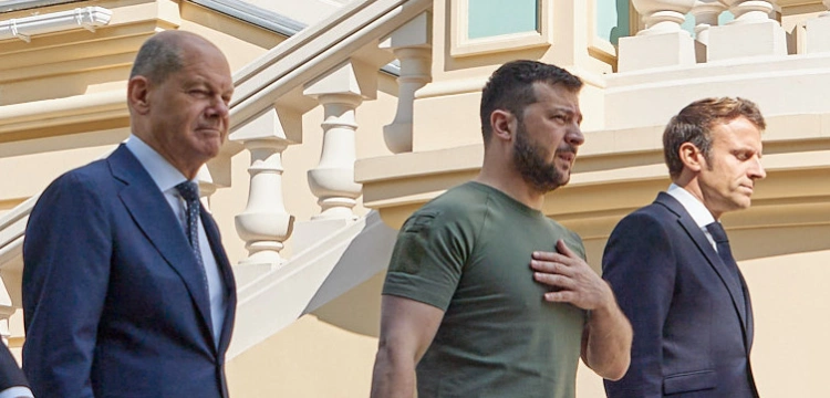 Przygotowania do zamrożenia wojny na Ukrainie. Prof. Żurawski vel Grajewski: Prezent dla Putina