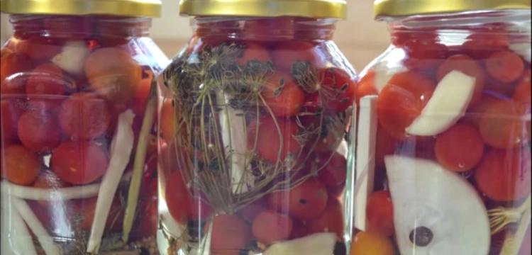 A może kiszone pomidory? Zdrowe i fantastycznie działają na urodę!