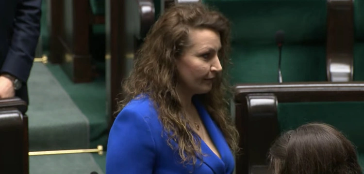 „Bezprawne ślubowanie” Pawłowskiej. Posłowie PiS wyszli z sali