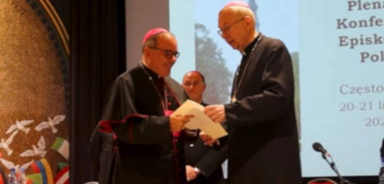 Nowy nuncjusz apostolski w Polsce przekazał abp. Gądeckiemu listy uwierzytelniające