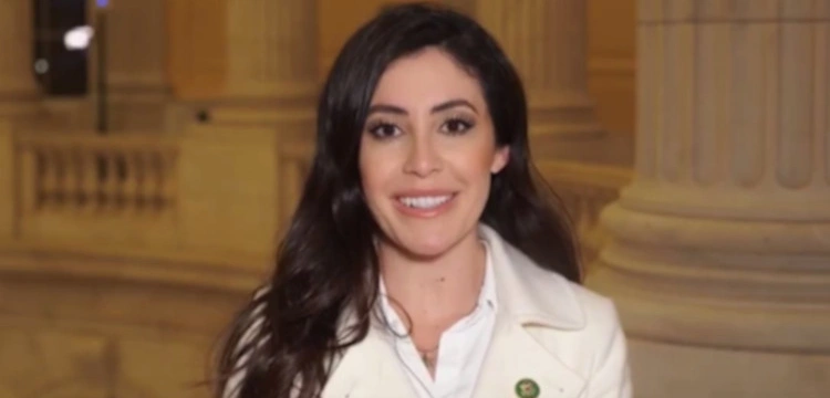 „Żydówka” z dziadkiem w Wehrmachcie? Niespójna biografia amerykańskiej polityk