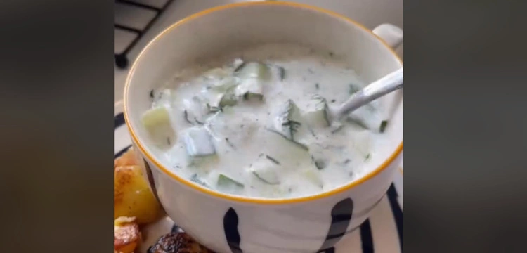 Chłodnik ogórkowy z awokado