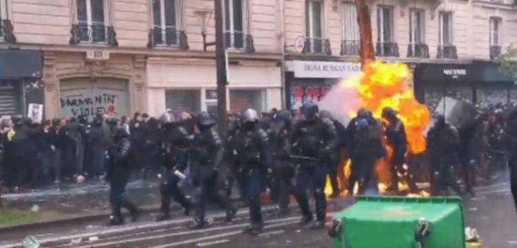 [ZOBACZ!] Tak Francja świętuje 1 maja. Zamieszki i walki z policją